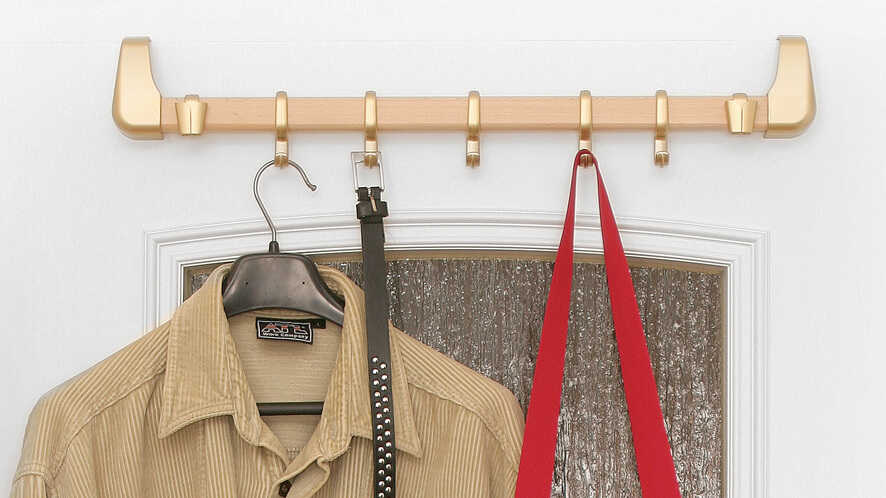 hanger_nature line_on door hanger for clothes